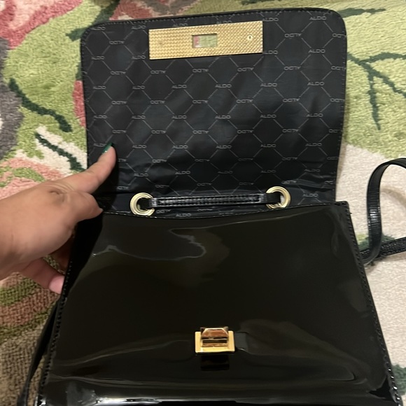 Also shiny leather purse - Picture 4 of 5